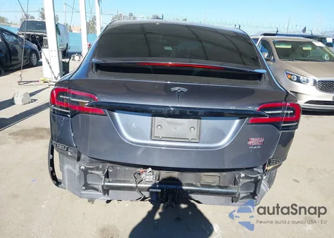 2022 Tesla Model X Plaid Tri Motor All-Wheel Drive z USA, uszkodzony, nr VIN 7SAXCBE65NF356647